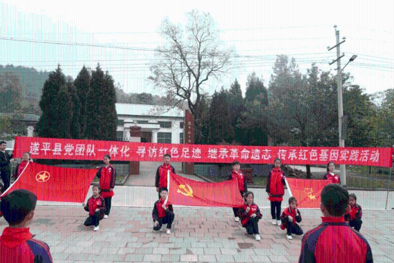 你怎么看待于文文在《乘风破浪》里面的表现和气质？游戏画面